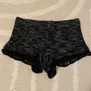 Gypsy 05 crochet trim knitted shorts black Small